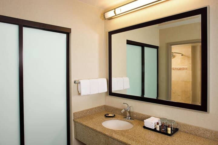 Room 25 of 53